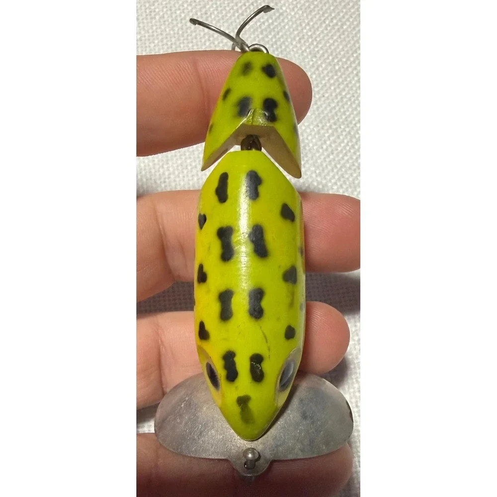 Fred Arbogast Jitterbug Jointed Fishing Lure Yellow Frog Pattern Vintage NB043‎
